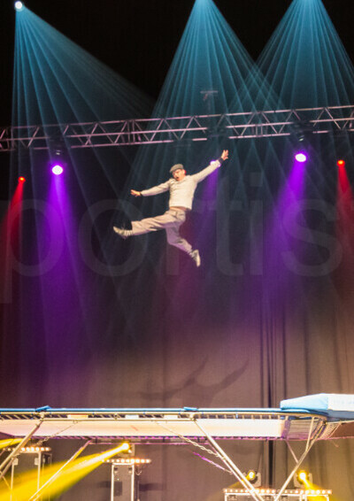 Spectacle & initiation : Trampo swing
