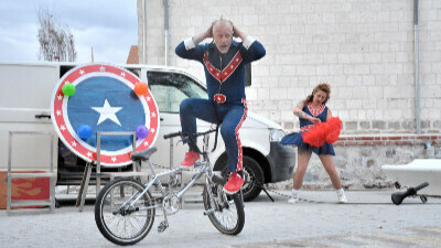 Spectacle burlesque et acrobatique : Jeffy et Emy Stars