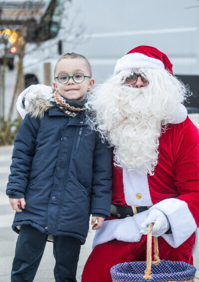 Calèche, poneys et déambulation du Père Noël