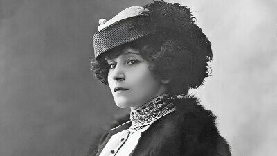 L'envers du décor du music-hall de Colette