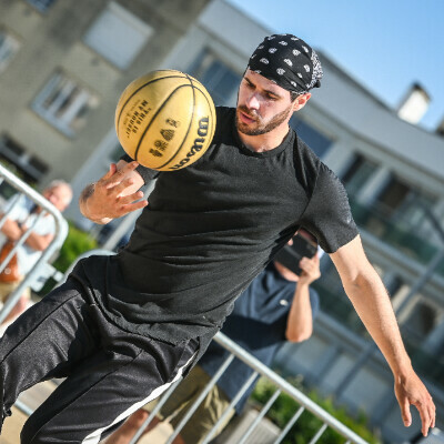 Shows & ateliers : Charly Melloul pro freestyler Basket-Ball