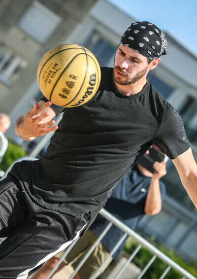 Shows & ateliers : Charly Melloul pro freestyler Basket-Ball