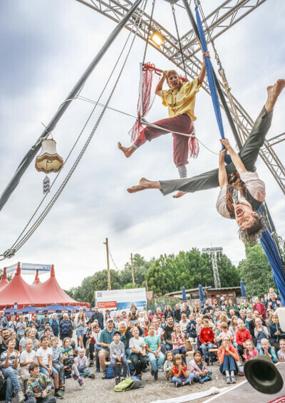 Spectacle "EXIT" par la compagnie Circ'onirico