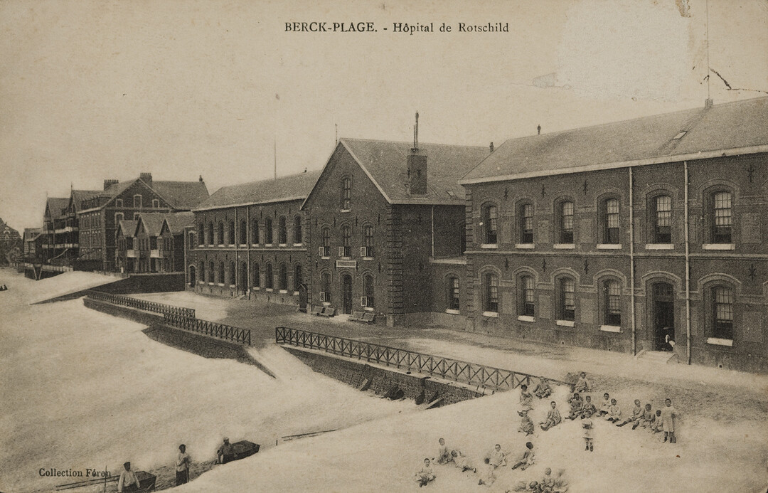 Anonyme, L’Hôpital Nathaniel-de-Rothschild, carte postale n&b, ca. 1905, coll. Musée Opale Sud, Berck-sur-Mer