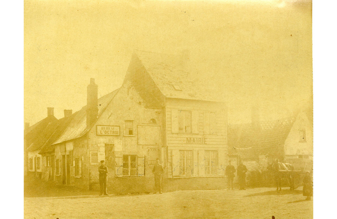 Berck, l’ancienne mairie et l’octroi, photo N&B, coll. Archives municipales, Berck