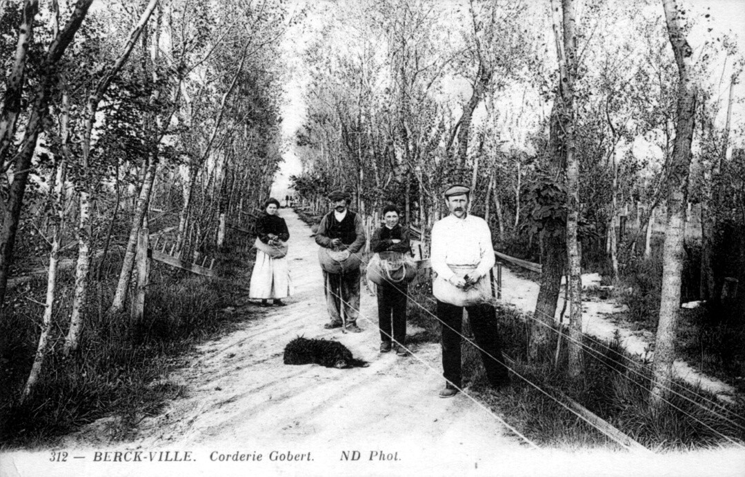 Carte postale, Berck corderie Gobert, coll. Archives municipales, Berck