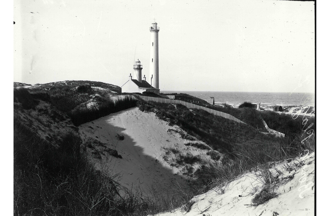 Anonyme, Le phare, photographie n&b, avant 1944, coll. Archives Municipales, Berck
