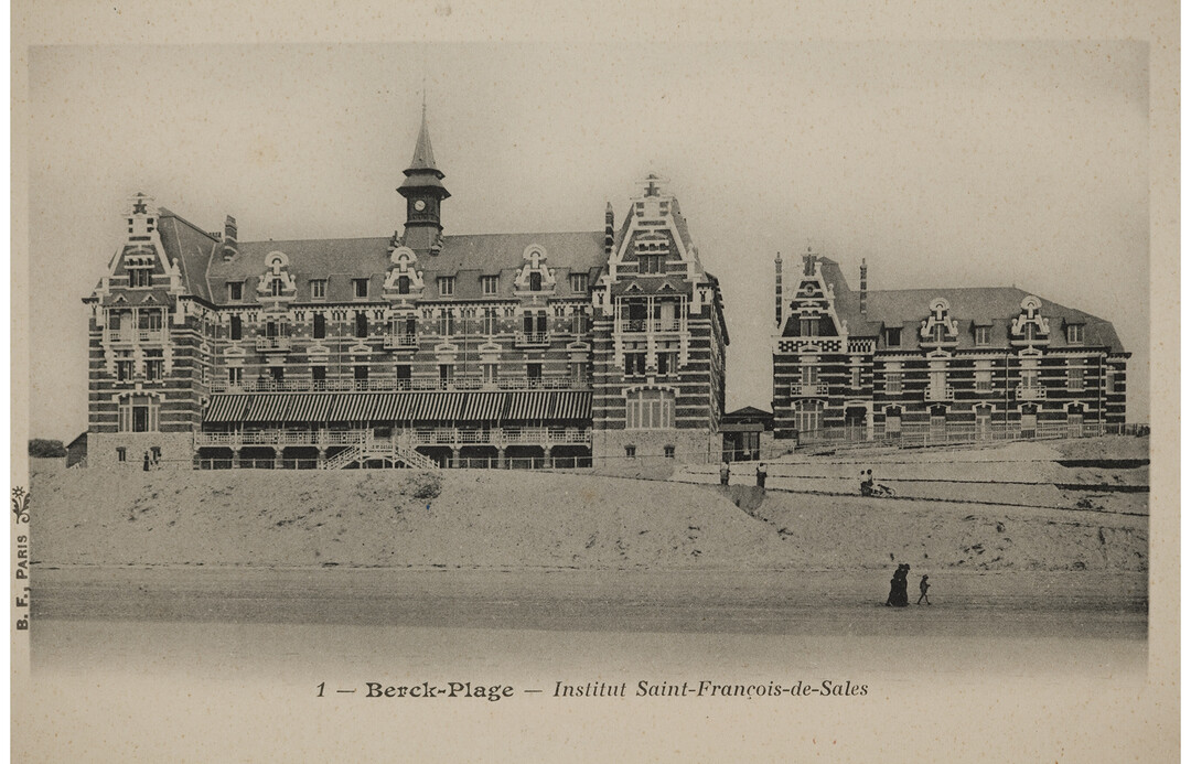 Anonyme, L’Hôpital Saint-François-de-Sales, carte postale n&b, ca. 1905, coll. Musée Opale Sud, Berck-sur-Mer