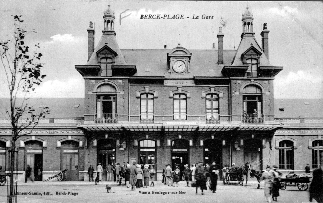 Anonyme, Berck-Plage, la gare, ca. 1910, carte postale, coll. Fonds documentaire Musée Opale Sud, Berck-sur-Mer